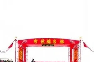 宣传物料改动始末封面：四版海报叠放并标出差异区域