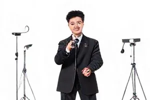 三个月舆论曲线封面：九十天讨论量折线图的三次波峰